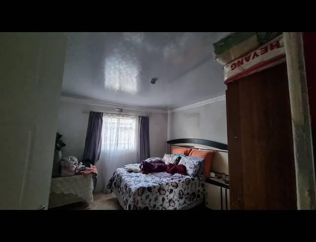 3 BEDROOM FREEHOLD FOR SALE IN OSIZWENI